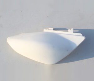 Krossika plastik - parempoolne numbrilaud, valge CRF50
